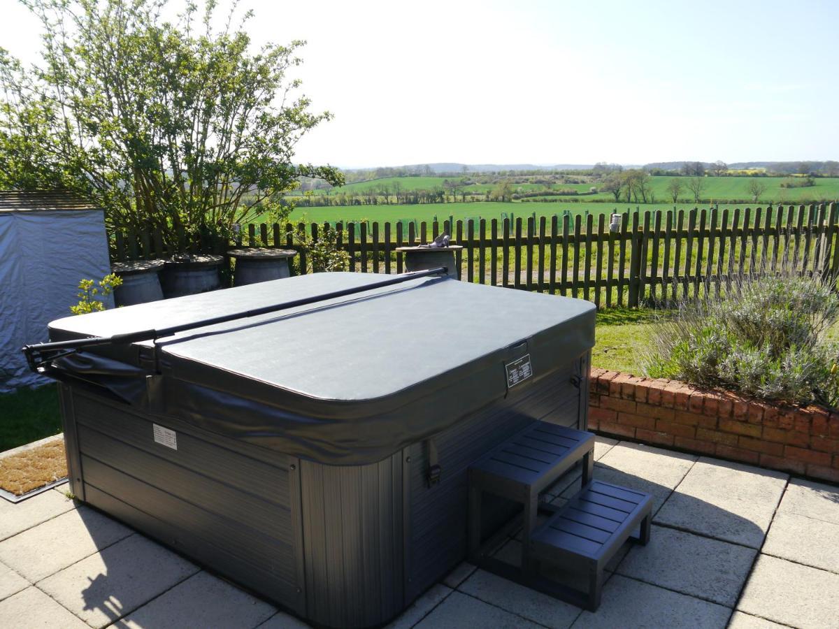 South View Country House Sleeps 12 - Hot Tub - Views Henley-in-Arden Exterior photo