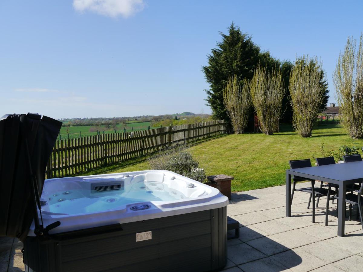 South View Country House Sleeps 12 - Hot Tub - Views Henley-in-Arden Exterior photo